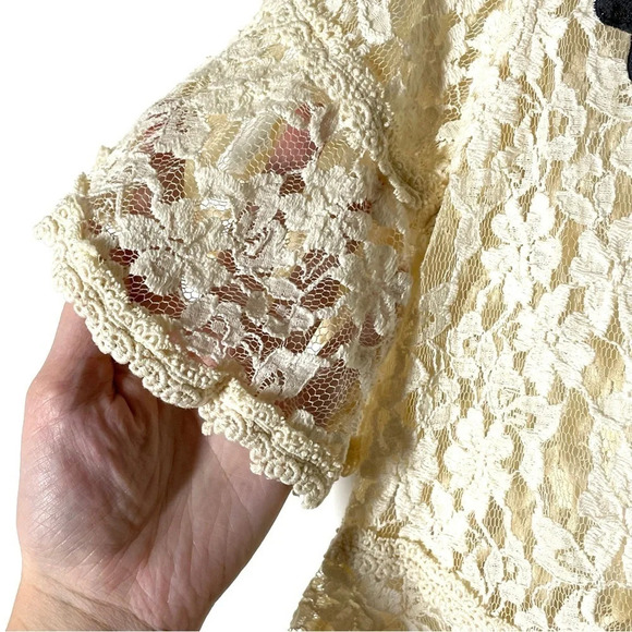 Free People Cream Lace Embroidered Sheer Peplum Top Size Small - Picture 7 of 11